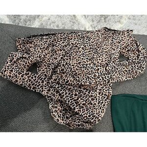 Off the shoulders leopard crop top‎ and fit and flare pants NWOT small